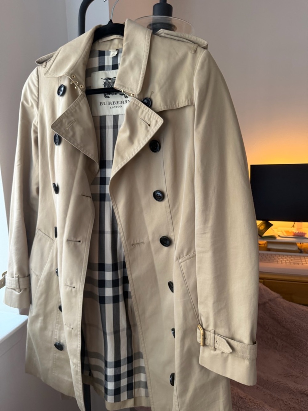 Burberry Beige Trench Coat with Black & White Check Lining - Picture 3 of 4